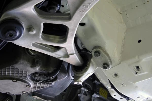 LAPTORR - Sleeve Bearing Mount for Front Lower Control Arm - E46 M3